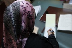 كندا تقر حق ارتداء الحجاب في المحاكم