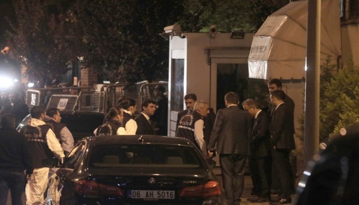 دخول فرق التحقيق الجنائي التركية للقنصلية