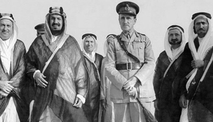 لماذا خصّص البريطانيون راتبا شهريا لعبد العزيز آل سعود؟