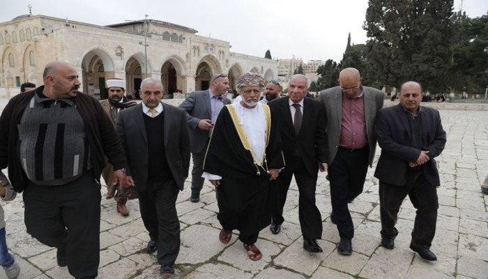 وزير عماني: قضية فلسطين أساس المشاكل ويجب التخلص منها
