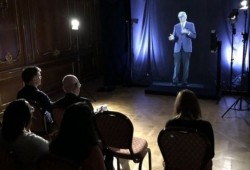 جامعة بريطانية تستعين بتقنية "هولوغرام" عوضا عن الأساتذة