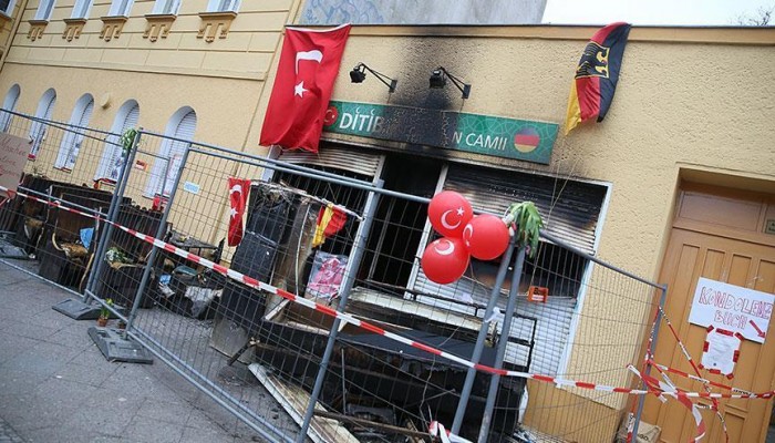 يهودي ألماني: تعرض مساجد البلاد لاعتداءات "فضيحة"