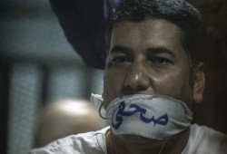 مرصد حقوقي: سجون السيسي تبتلع 91 صحفيا