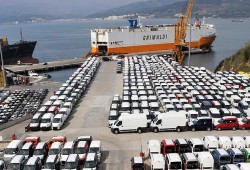 الاتحاد الأوروبي: سنرد على أي جمارك أمريكية تستهدف السيارات