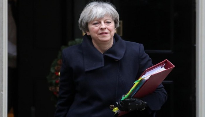 ماي تحذر من الإطاحة بها وتأثير ذلك على "بريكست"
