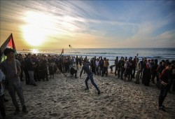 إصابة 3 فلسطينيين برصاص البحرية الإسرائيلية قبالة شواطئ غزة