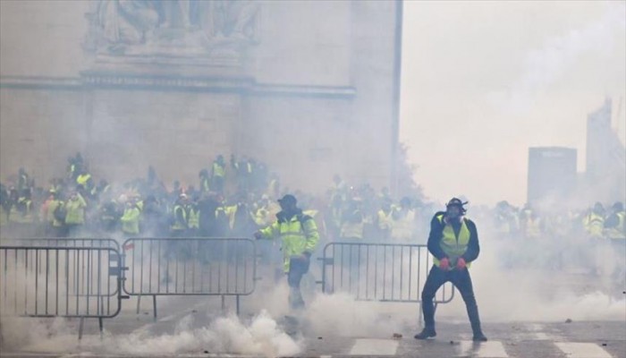 سنغافورة تحذر رعاياها من التواجد قرب أماكن الاحتجاج في فرنسا