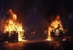 إعلام أوروبي عن احتجاجات فرنسا: حرب عصابات وباريس تحترق