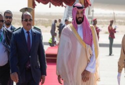 أثناء استقباله بالمطار.. وزير خارجية موريتانيا يطمئن نظيره السعودي بأن الطريق آمن