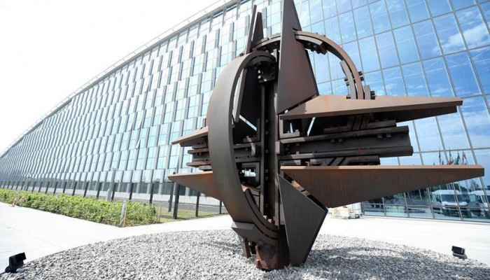 "ناتو": روسيا تنتهك معاهدة القوى النووي متوسطة المدى