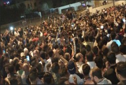 آلاف الأردنيين في وقفة بعمّان تطالب برحيل الحكومة والبرلمان