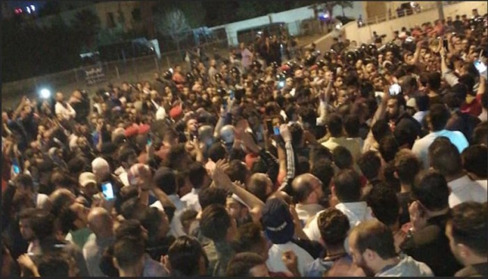آلاف الأردنيين في وقفة بعمّان تطالب برحيل الحكومة والبرلمان