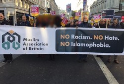 53 نائبا بريطانيا يطلبون اعتبار الإسلاموفوبيا "عنصرية"