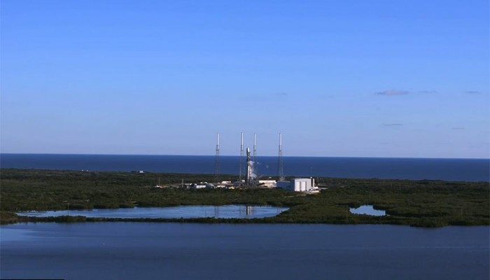 "سبيس إكس" تطلق قمرا صناعيا لصالح الجيش الأمريكي