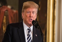 ترامب: الرياض ستتكفل بإعادة إعمار سوريا بدلا من واشنطن