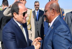 على وقع الاحتجاجات.. "رسل" السيسي يتلمسون المشهد القادم بالسودان