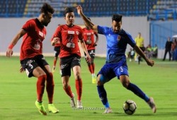 الأهلي يفلت من الهزيمة أمام الداخلية بتعادل قاتل