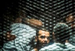 "السخرة" بديلاً للحبس الاحتياطي... مشروع قانون جديد للقهر