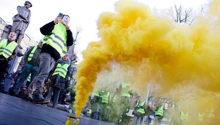 هولندا.. "السترات الصفراء" تتظاهر في 16 مدينة