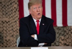 ترامب يستغل "سجاجيد الصلاة" لبناء الجدار مع المكسيك