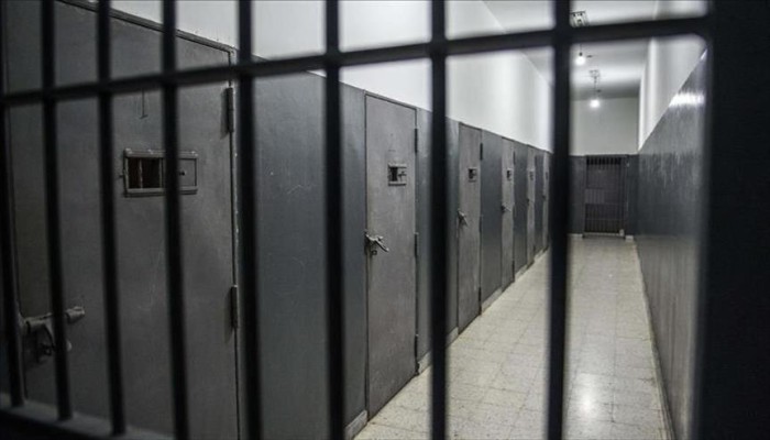 إصابة 100 معتقل فلسطيني جراء اعتداءات الأمن بسجن إسرائيلي