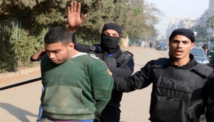 مطاردون من الانقلاب يروون معاناتهم