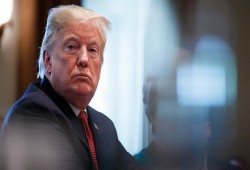 استطلاع: نصف الأمريكيين لا يثقون في ترامب