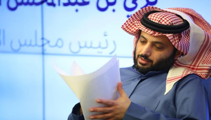 MBC تعلن آل الشيخ شاعرا للعام.. وسخرية غير مسبوقة