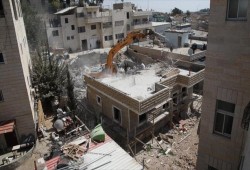 الجيش الصهيوني يشرع في إجراءات لهدم منزل فلسطيني بالضفة