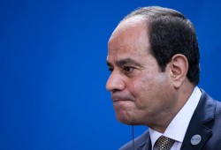 هكذا شغل "إعلام السيسي" المصريين عن تعديل دستوره