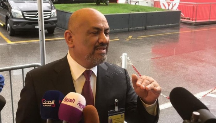 بعد جلوسه بجانب نتنياهو.. غضب يعصف باليماني ومطالب بإقالته