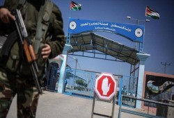 "المعابر الفلسطينية" تتهم أمن غزة بـ"طرد" موظفيها من كرم أبو سالم
