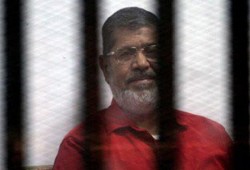 تأجيل محاكمة الرئيس مرسي في “هزلية السجون” لـ23 فبراير