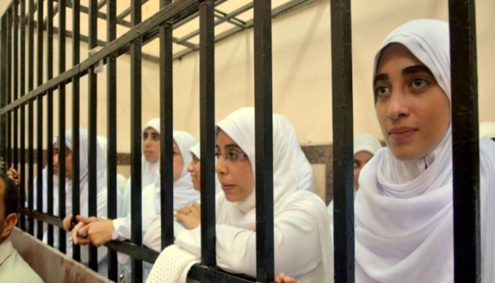 هاشتاج يدعو إلى التضامن مع المعتقلات في سجون الانقلاب
