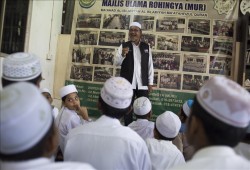 أطفال من الروهنغيا يطلبون العلم في ماليزيا