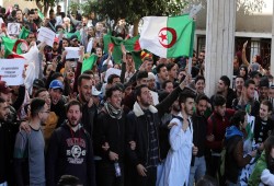 طلاب الجامعات يلتحقون بالاحتجاجات ضد ترشح بوتفليقة