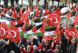 بمشاركة أتراك وعرب.. انطلاق مسيرة "كلنا مريم" بإسطنبول