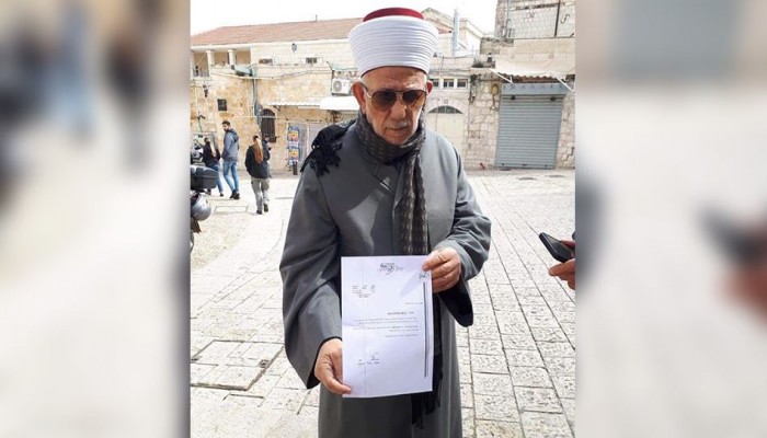 الاحتلال يبعد شخصيات مقدسية عن "الأقصى" لفترات متفاوتة