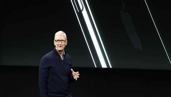 أبل: نعكف على تطوير منتج سيبهر الجميع