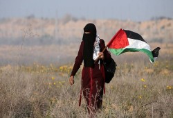 شهيد و47 إصابة في "جمعة المرأة الفلسطينية" على حدود غزة