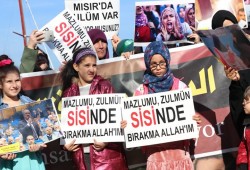 تركيا.. وقفة تضامنية مع المعتقلين السياسيين بمصر