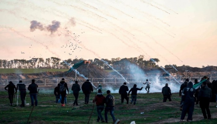 شهيدان وإصابات مختلفة بقمع الاحتلال مسيرات العودة بغزة