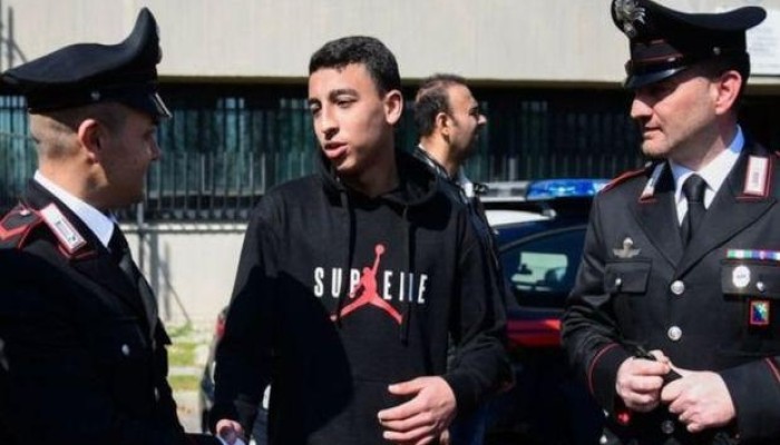 الصحافة الإيطالية تحتفي بطفل مصري أنقذ 51 تلميذا