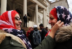 مدير مدرسة بأمريكا يحرض على المسلمين عبر "فيسبوك" (شاهد)