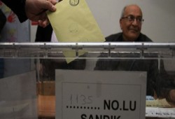 "حماس تُهنئ "العدالة والتنمية" بفوزه في الانتخابات المحلية بتركيا