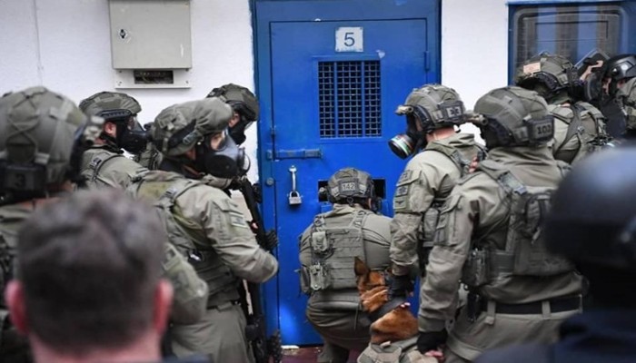 أطباء فلسطينيون يحذرون من خطر أجهزة التشويش على صحة الأسرى