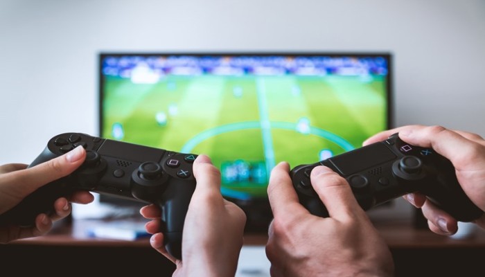 هكذا تسبب ألعاب الفيديو انهيار النظام الليلي لدى الأطفال