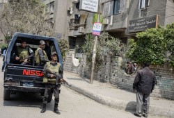 مقتل وإصابة 3 عناصر من الشرطة بهجوم مسلح بالقاهرة