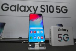 سامسونج تطرح أول هاتف ذكي يعمل بتقنية الجيل الخامس