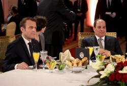 صحيفة فرنسية تنتقد تعامل الغرب مع السيسي رغم القمع